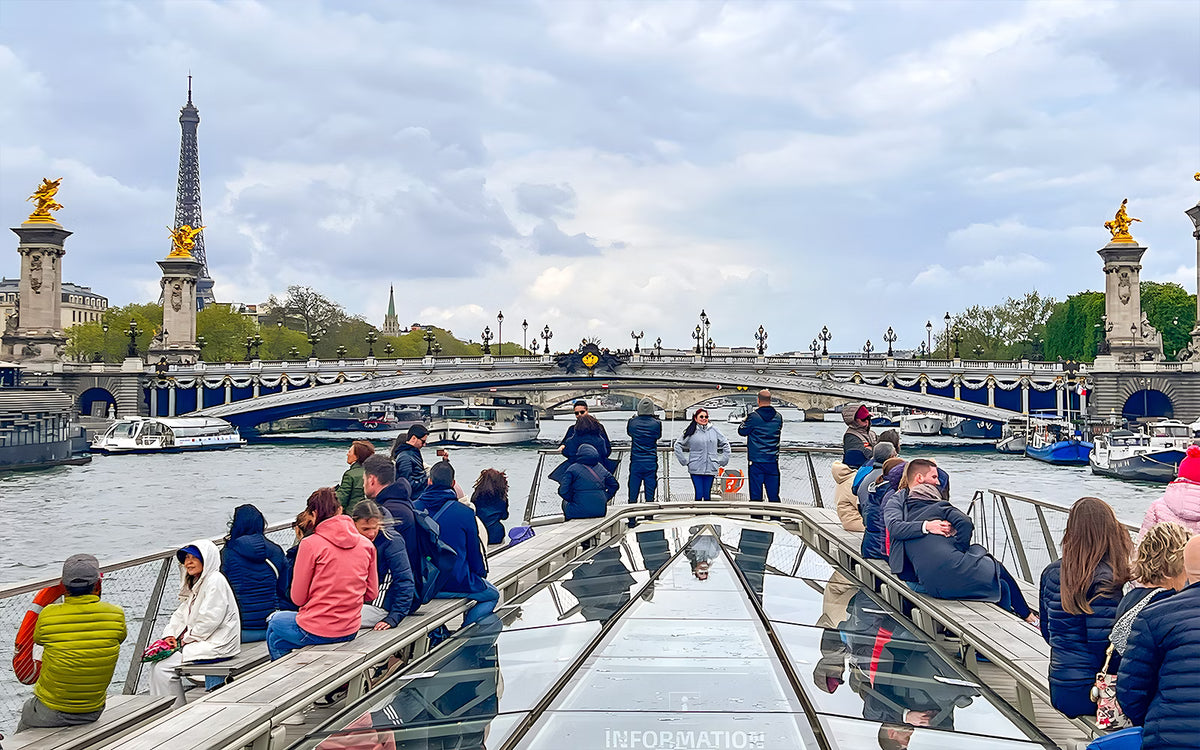 1-Hour River Seine Cruise from the Eiffel Tower