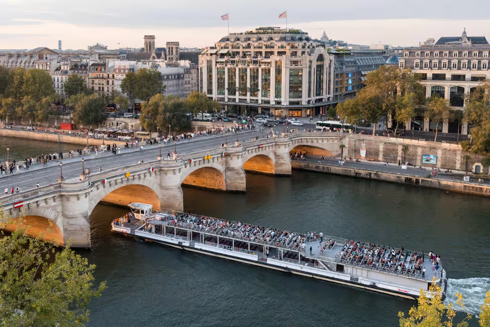 1-Hour River Seine Sightseeing Cruise by Bateaux Mouches
