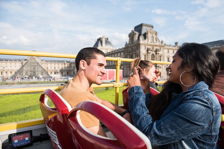 Paris Big Bus Hop-On Hop-Off Tour including Seine River Cruise
