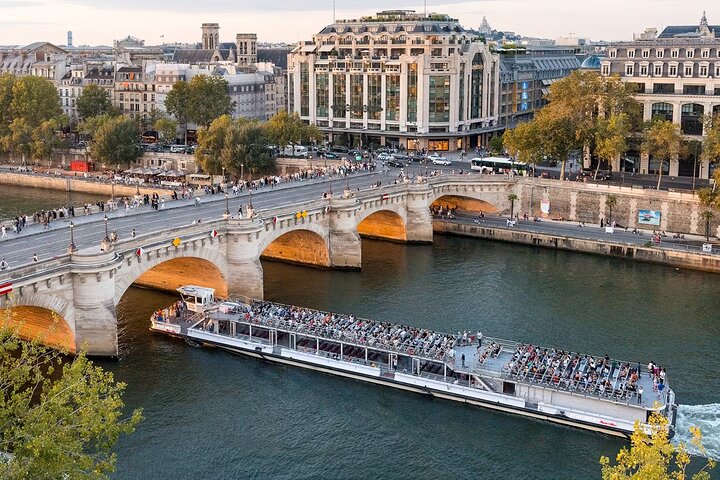 1-Hour River Seine Sightseeing Cruise by Bateaux Mouches