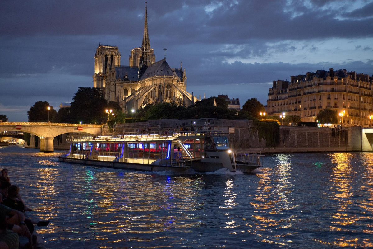 1-Hour River Seine Cruise from the Eiffel Tower
