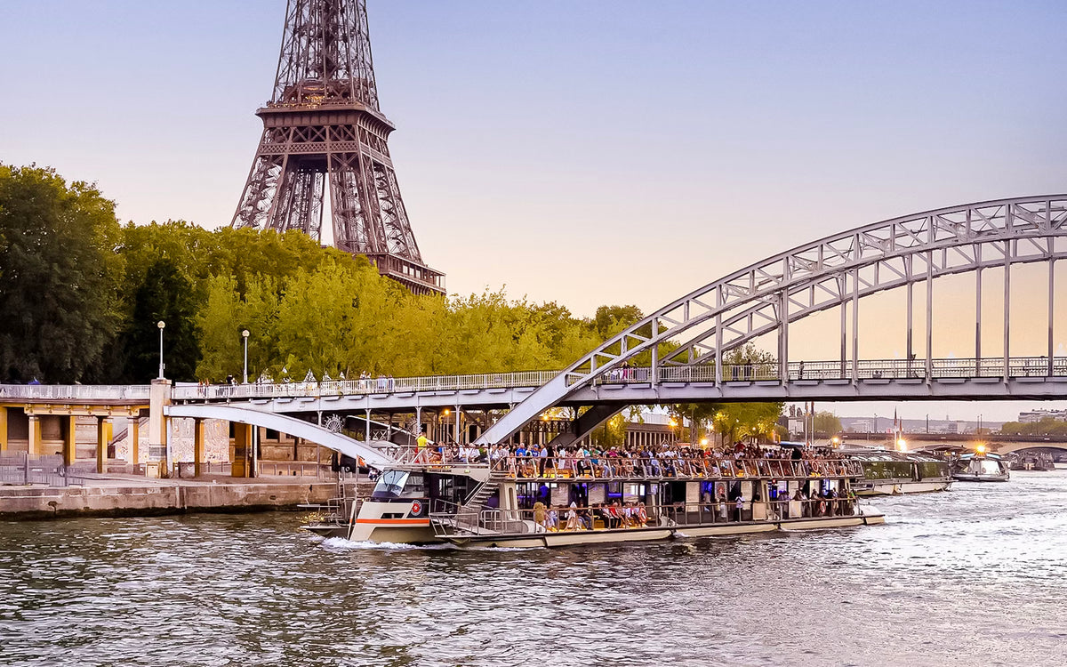 1-Hour River Seine Cruise from the Eiffel Tower