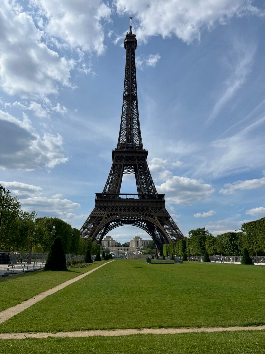 Paris Big Bus Hop-On Hop-Off Tour including Seine River Cruise