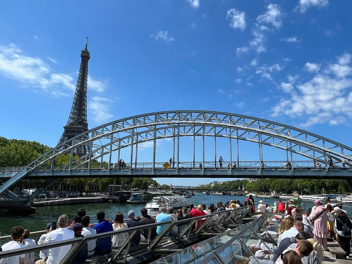 1-Hour River Seine Cruise from the Eiffel Tower